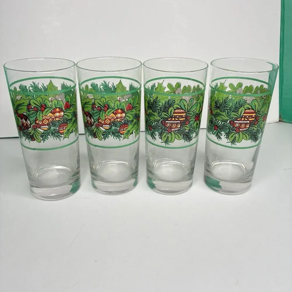 Vintage Libbey Christmas Ornaments Holly Berry Wreath 15 Oz Glasses Set of 4 A
